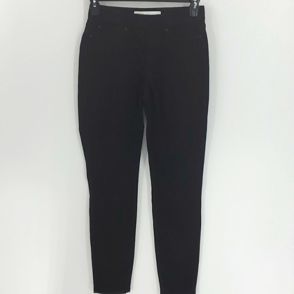 Black jeans by Levi's signature. Pull on skinny. 6 M 28 30. Elastic‎ waist.